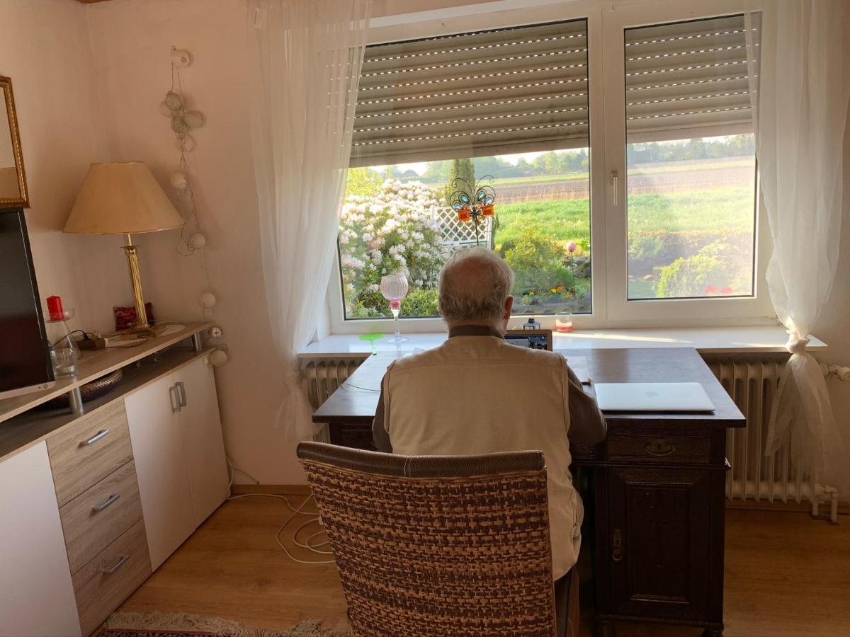Kleines Ostfriesenhaus Mitten Im Gruenen, Mindestaufenthalt 3 Tage, Bitte Vorher Anfragen, Endreinigung 60 Vor Ort An Hausverwalter, Tier Pro Tag 5 Lejlighed *