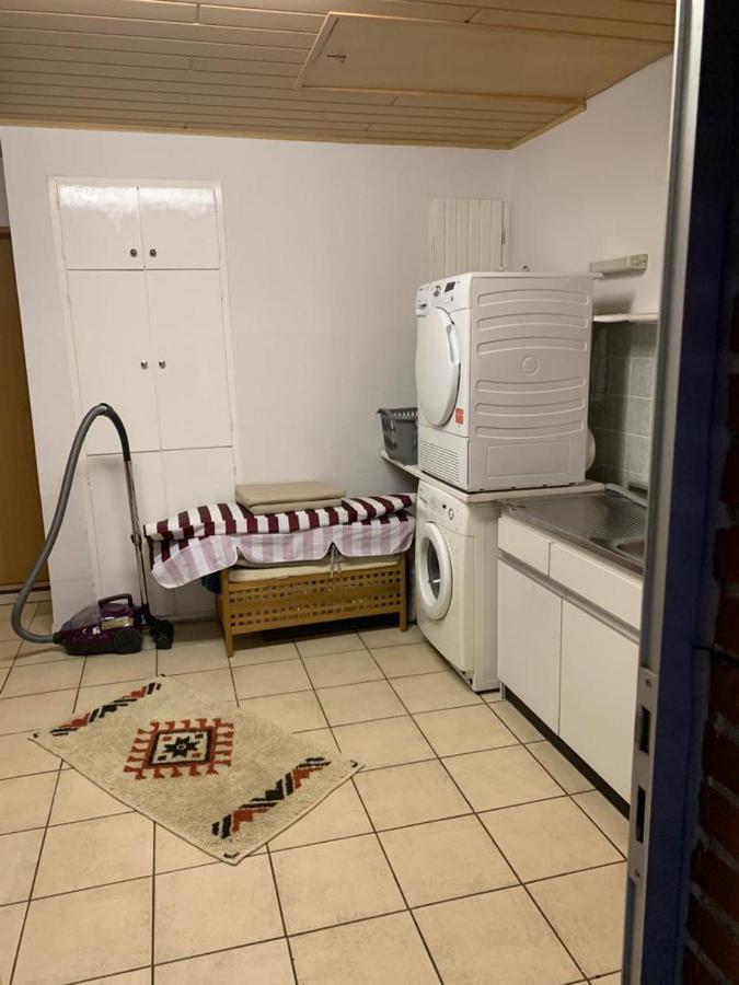 Kleines Ostfriesenhaus Mitten Im Gruenen, Mindestaufenthalt 3 Tage, Bitte Vorher Anfragen, Endreinigung 60 Vor Ort An Hausverwalter, Tier Pro Tag 5 Apartment *