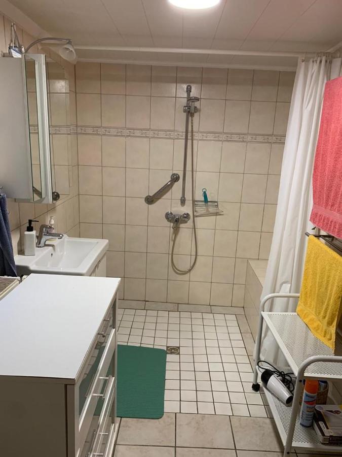 Apartment Kleines Ostfriesenhaus Mitten Im Gruenen, Mindestaufenthalt 3 Tage, Bitte Vorher Anfragen, Endreinigung 60 Vor Ort An Hausverwalter, Tier Pro Tag 5 Osteel