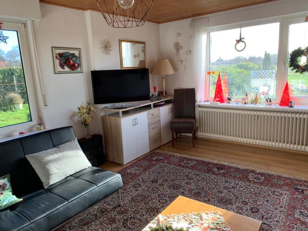 Kleines Ostfriesenhaus Mitten Im Gruenen, Mindestaufenthalt 3 Tage, Bitte Vorher Anfragen, Endreinigung 60 Vor Ort An Hausverwalter, Tier Pro Tag 5 Apartment *